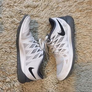 Nike Free Run Tennis Shoes